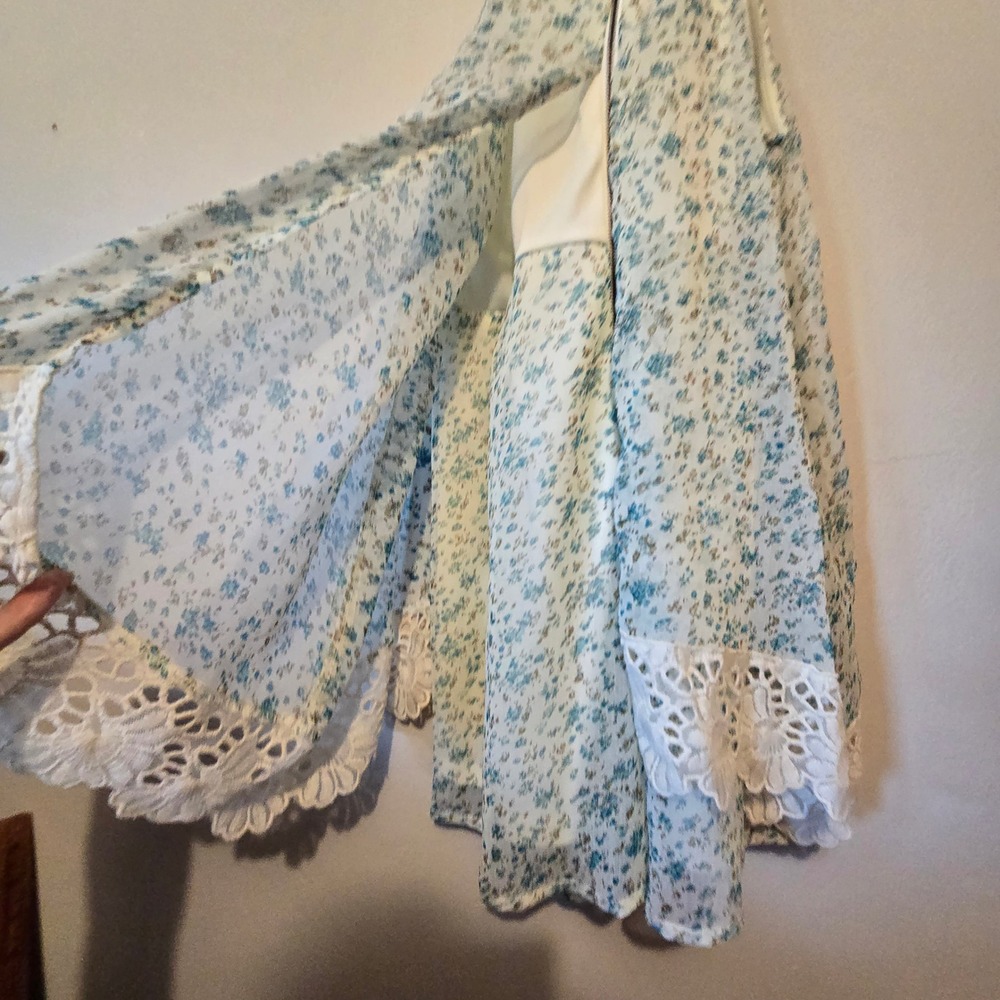 Judith March Floral Halter Romper Womens L Blue Cream Crochet‎ Lace Trim Boho - Picture 13 of 16